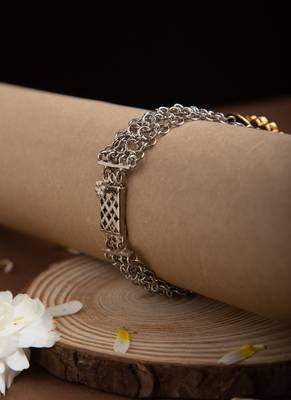 Kundan & Emerald Dual Motif Bracelet with Antique Silver Chain 3