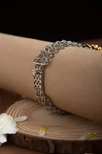 Kundan & Emerald Dual Motif Bracelet with Antique Silver Chain