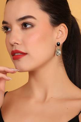 Black onyx with dalmation jasper earring 2