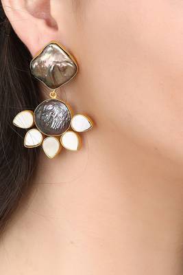 Black pearl enamel earrings 3