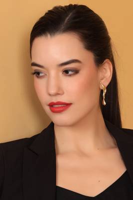 Artistic gold statement earring 2