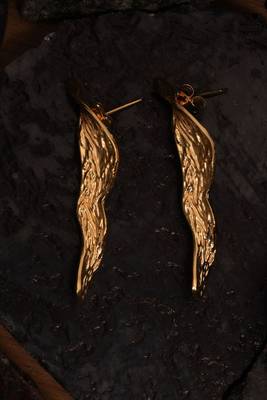 Artistic gold statement earring 3