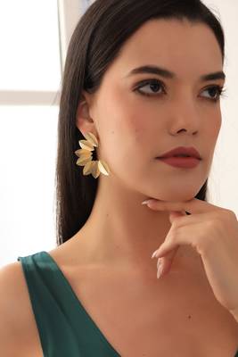 Gold leaf statement earring 4