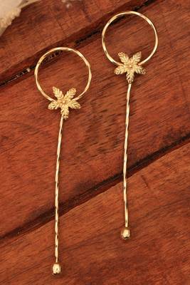 Gold flower long earring 4