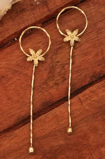 Gold flower long earring