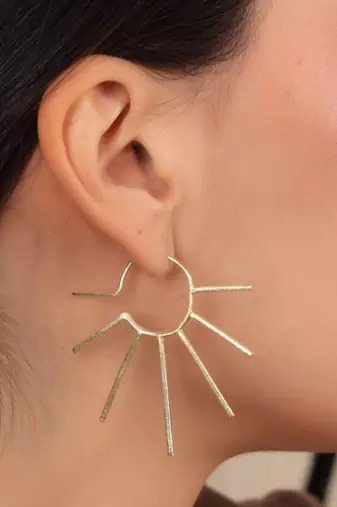 Artistic sun rays gold earring