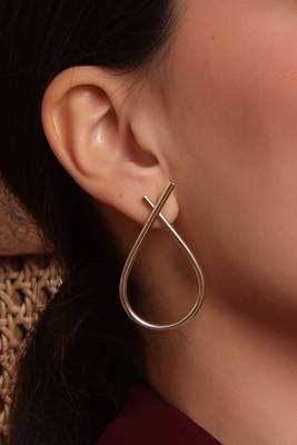 Gold half infinity earring 1