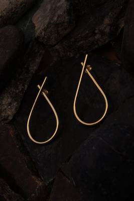 Gold half infinity earring 4