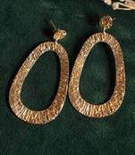 Textured matt gold danglers