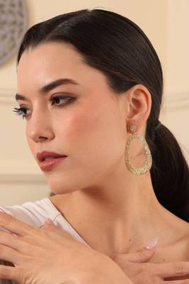 Textured matt gold danglers 3