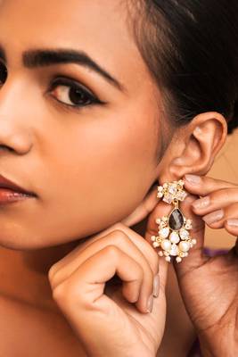 Noor crescent earrings- labradorite 3