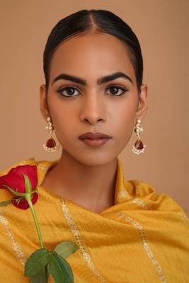 Gauhar earring- red onyx 1