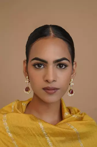 Gauhar earring- red onyx