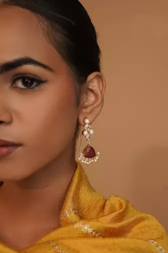 Gauhar earring- red onyx