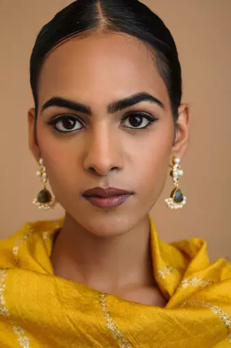Gauhar earring- labradorite