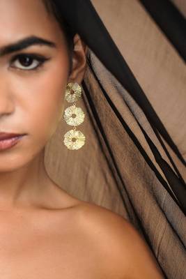 Golden eclipse statement dangler 3