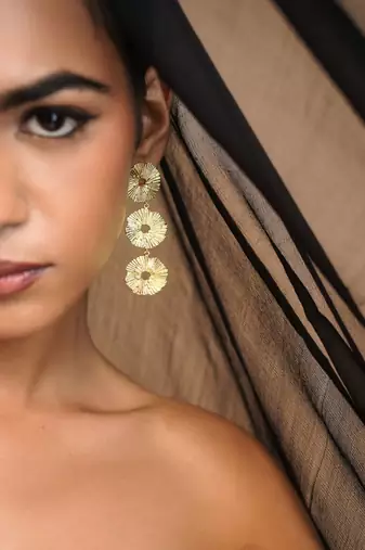 Golden eclipse statement dangler