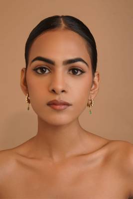 Majestic gold emerald drop earrings 4