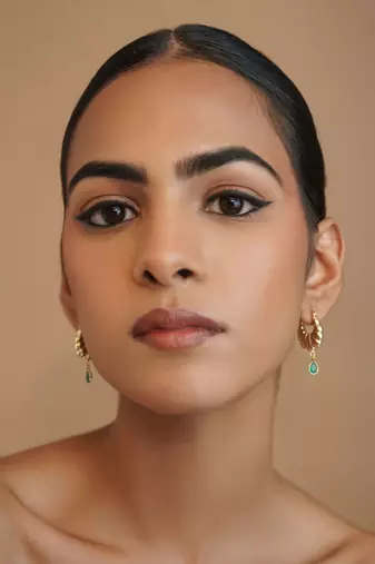 Majestic gold emerald drop earrings