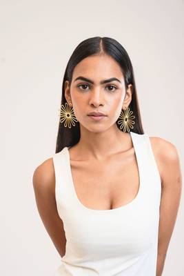 Statement flower studs 3