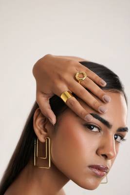 Statement square hoops 2