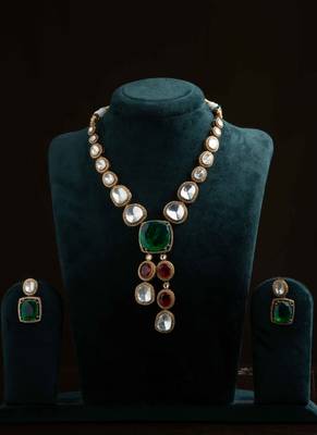 Royal Kundan & Green Stone Choker Necklace Set 2