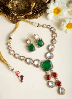 Royal Kundan & Green Stone Choker Necklace Set 1