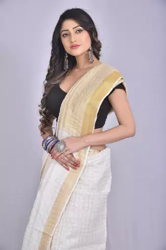 Handmade bhagalpuri linen saree with zari checks in white shade with blouse piece