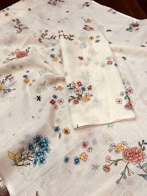 White Linen Cotton Print Saree 4