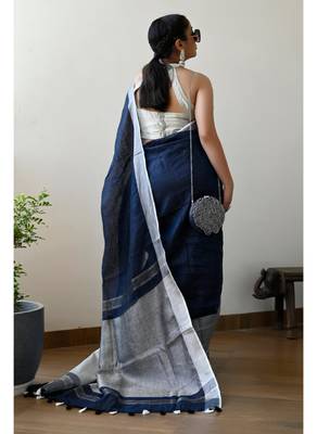 Handmade bhagalpuri linen saree with contrast border in royal blue shade with blouse piece 3