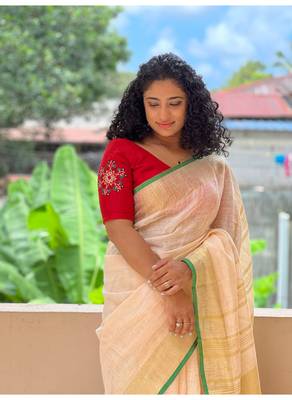 Handmade bhagalpuri linen saree with contrast border in off white shade with blouse piece 2