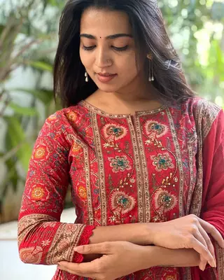 Jaipuri red cotton print 60 60 with neck work dress 3