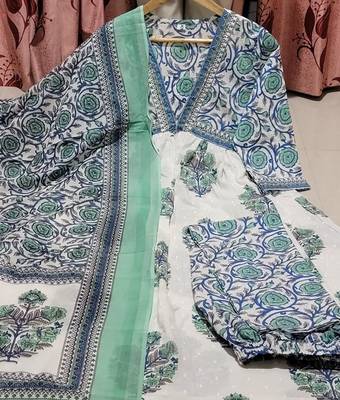 Jaipuri white and green cotton printed kurta with pant and dupatta 4