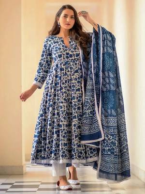 Jaipuri indigo color cotton flaired kurta & pant with dupatta 2