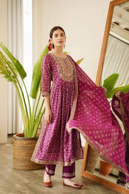 Jaipuri purple embroidepurple printed indian pakistani naira cut salwar kameez kurti pant dupatta set 2