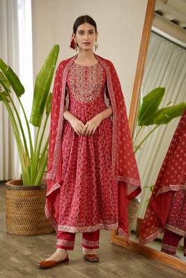 Jaipuri red embroidered printed indian pakistani naira cut salwar kameez kurti pant dupatta set 2