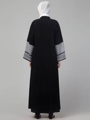 Black and White Nida Printed Abaya 2
