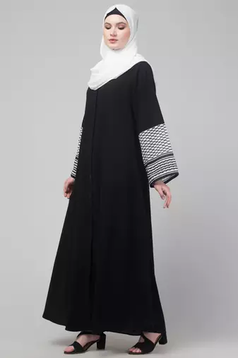 Elegant Black Front Zip Abaya with Patterned Bell Sleeves