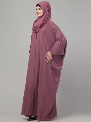 Mauve pintucks crinckled cey fabric kaftan abaya with hijab 4