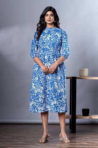 Jaitpuriya women blue and white paisley print fit & flare dresses