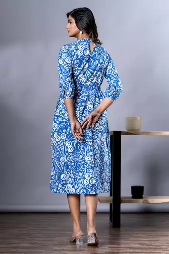women blue and white paisley print fit & flare dresses