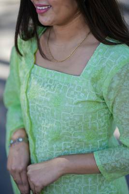 Green printed chanderi kurta and pant with dupatta set 4