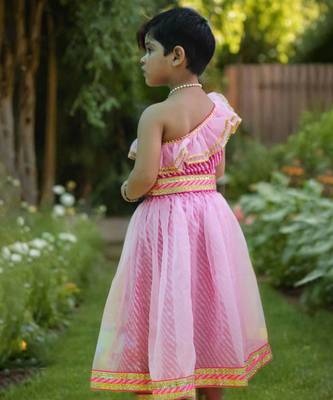 Pink off shoulder leheriya lehenga 3
