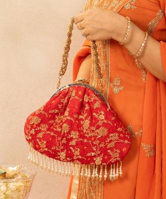 Saanvi vintage purse - red 1