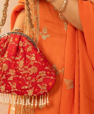 Saanvi vintage purse - red 4
