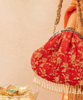 Saanvi vintage purse - red 5