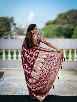Magenta Viscose Dolla Silk Saree 3