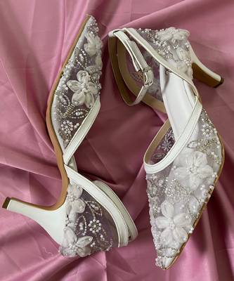 White hand embroidery net and embroidery heels 1