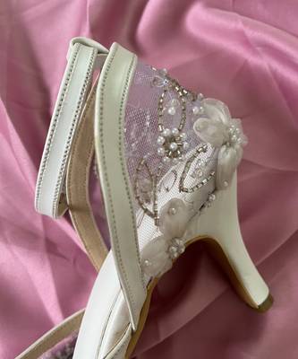 White hand embroidery net and embroidery heels 4