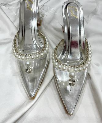 Silver pearls art leather and transparent acrylic heels 5